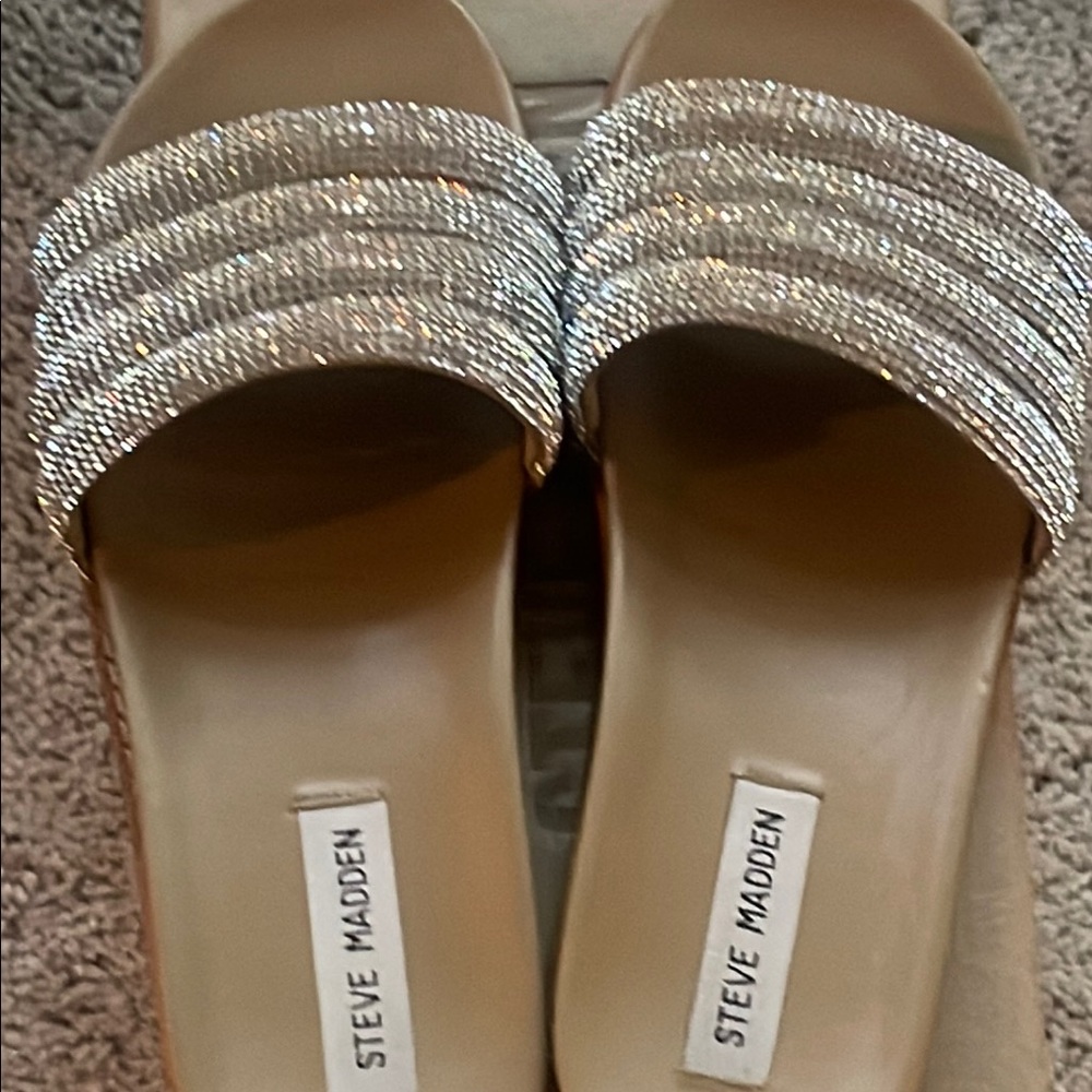 Steve Madden Silver Textured Sandals